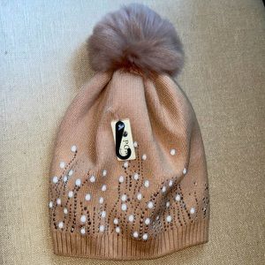 Warm & Stylish Winter Hat w/ Fleece Lining